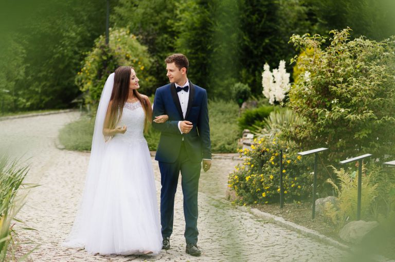 plenerowa sesja ślubna w Arboretum Bolestraszyce